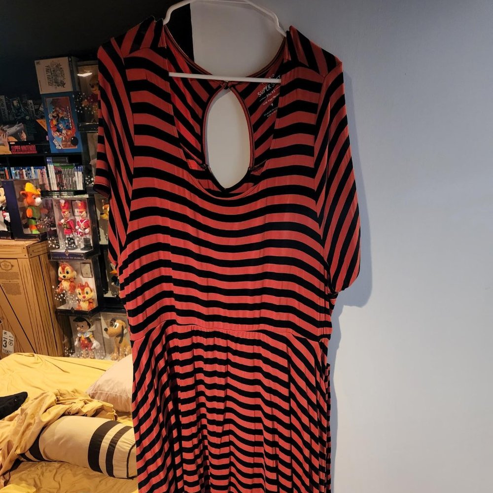 Torrid 4 Super Soft Orange and Black Midi Dress with Pockets!